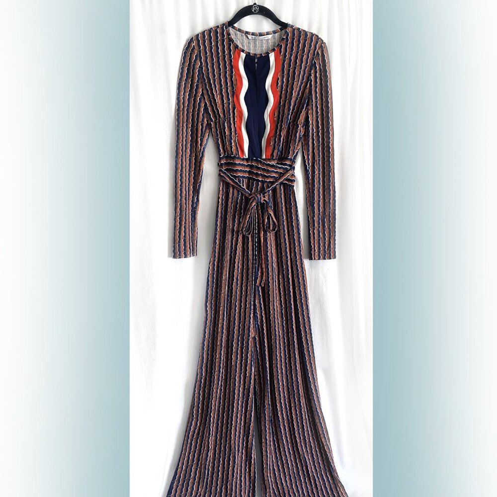 Women's jumpsuit with wrap-styled front/top. Multicolor. Size S. New NWT
